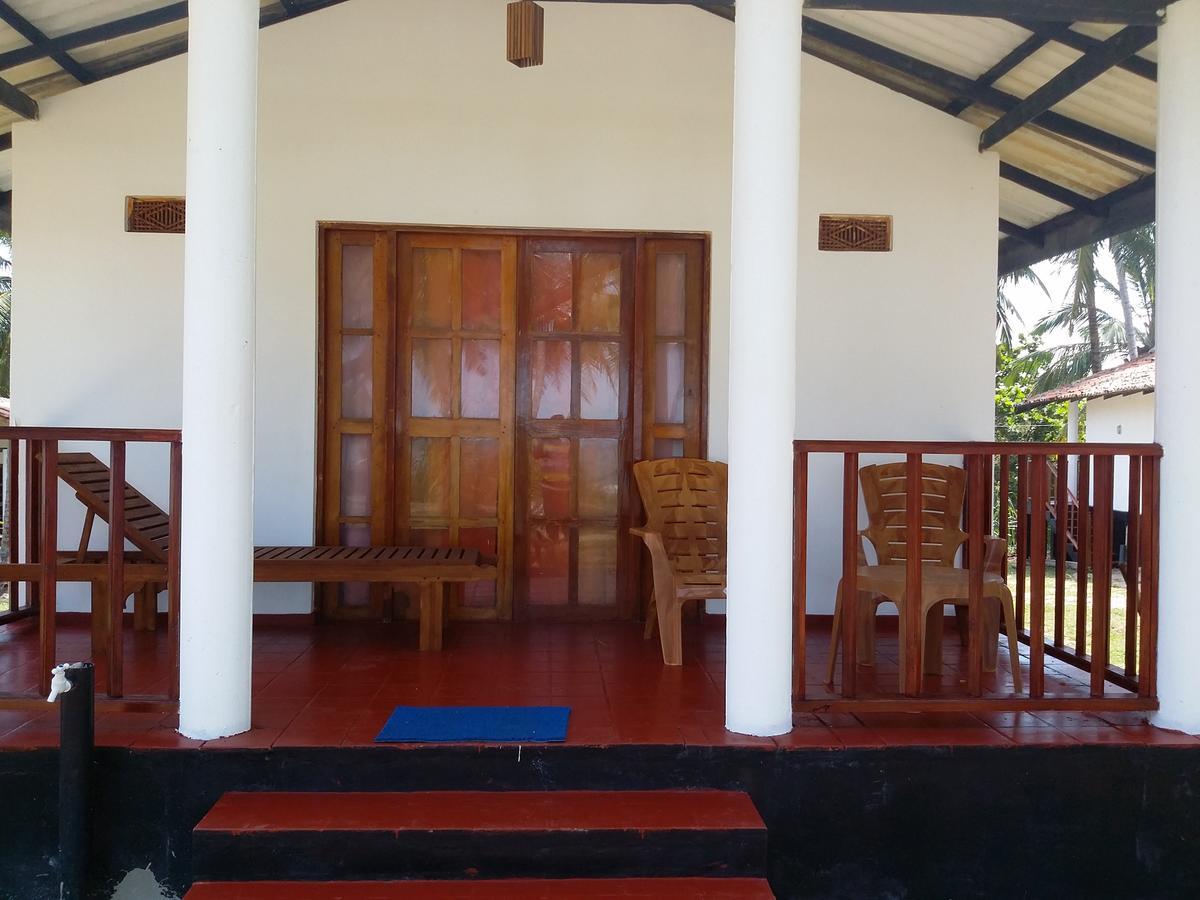Darwins Beach Resort Tangalle Luaran gambar