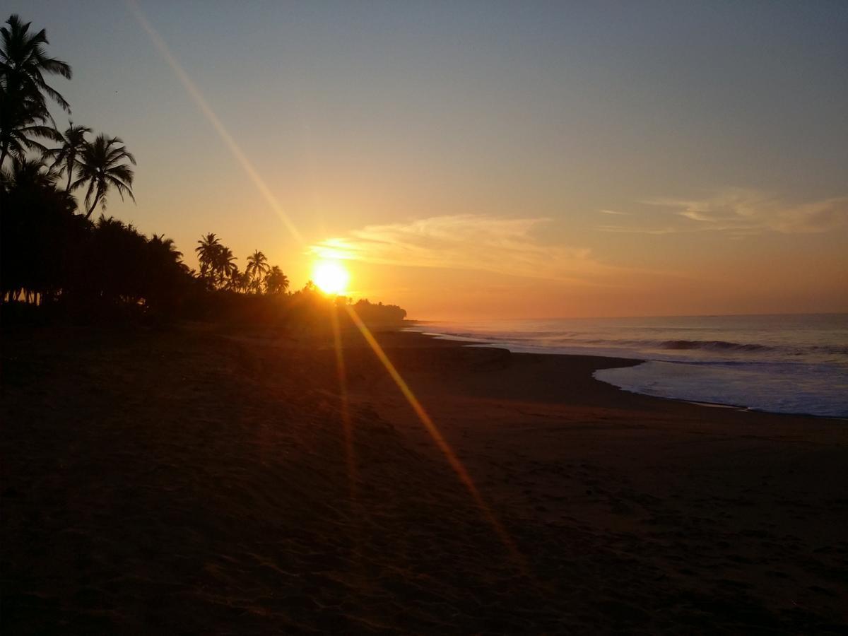 Darwins Beach Resort Tangalle Luaran gambar