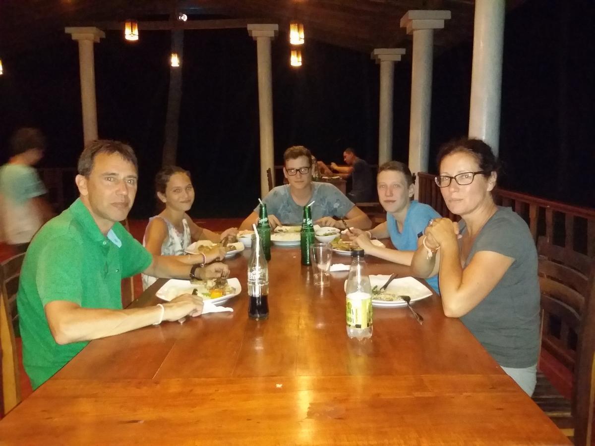 Darwins Beach Resort Tangalle Luaran gambar