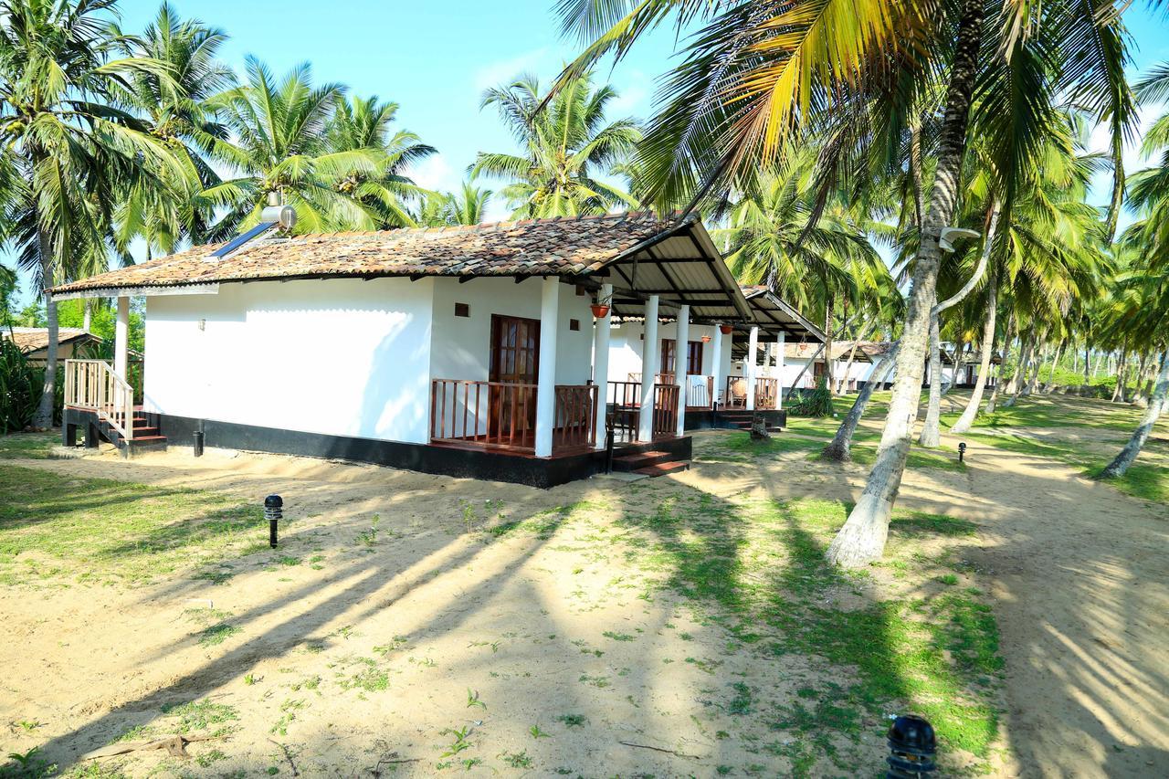 Darwins Beach Resort Tangalle Luaran gambar