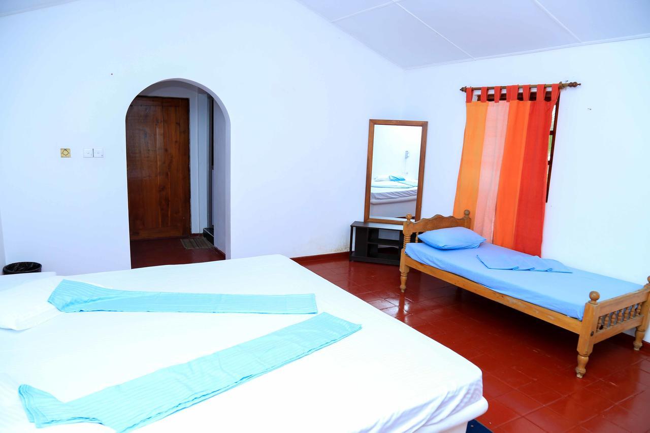 Darwins Beach Resort Tangalle Luaran gambar
