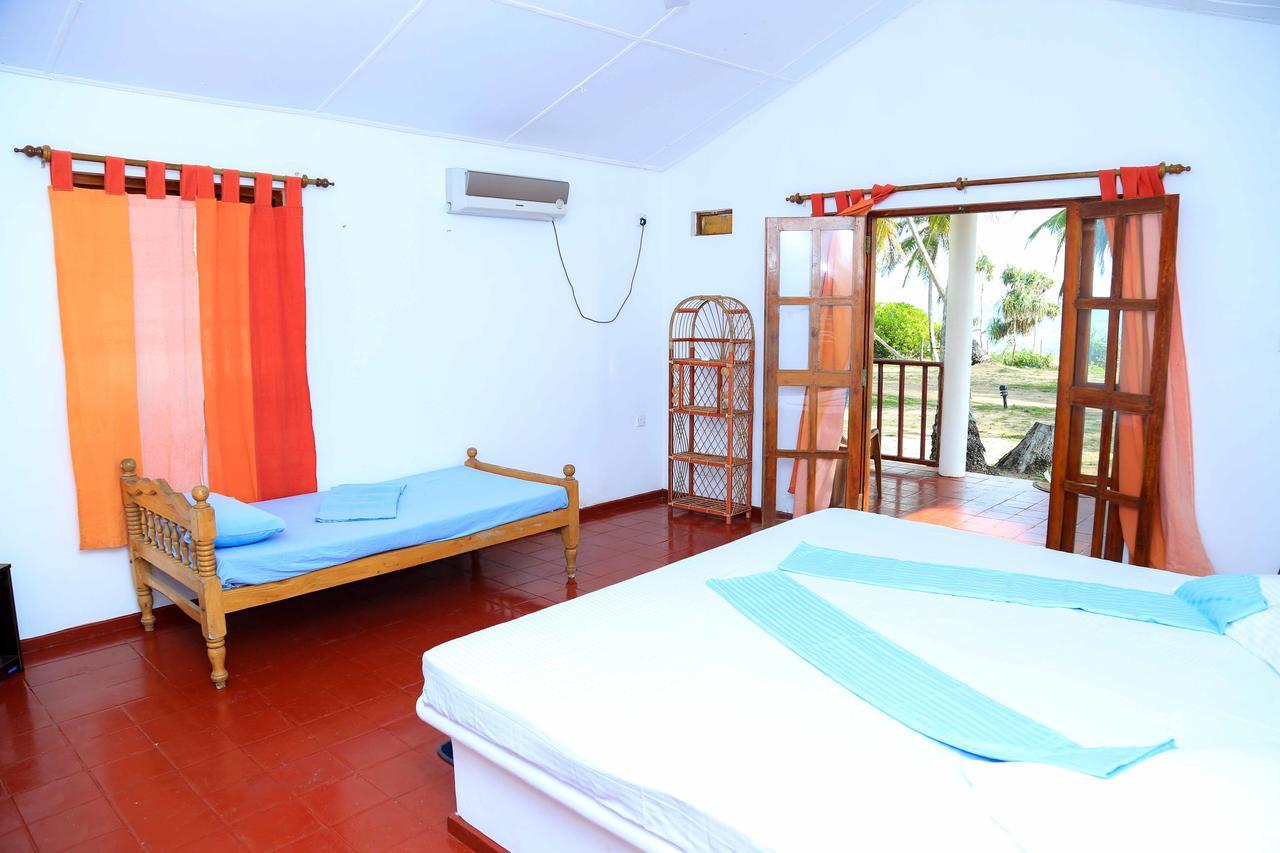 Darwins Beach Resort Tangalle Luaran gambar