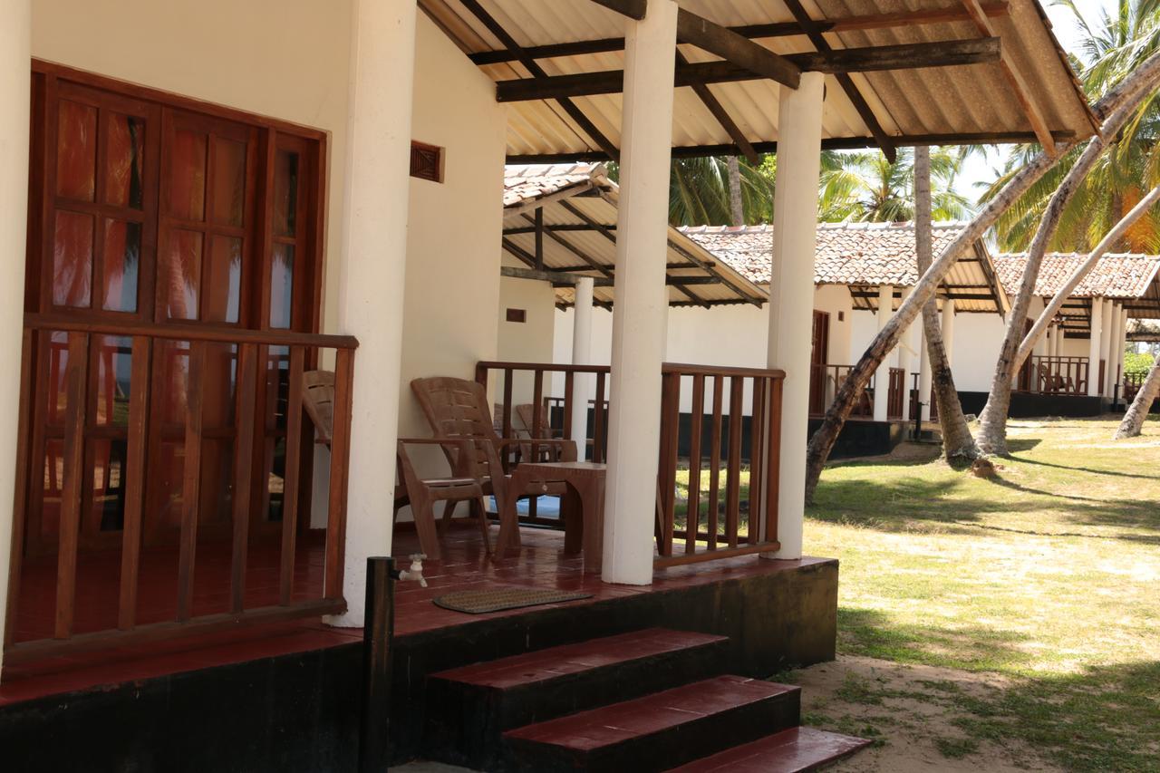 Darwins Beach Resort Tangalle Luaran gambar
