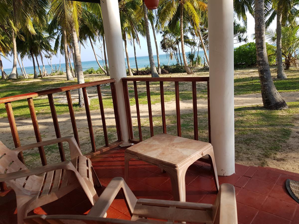 Darwins Beach Resort Tangalle Luaran gambar