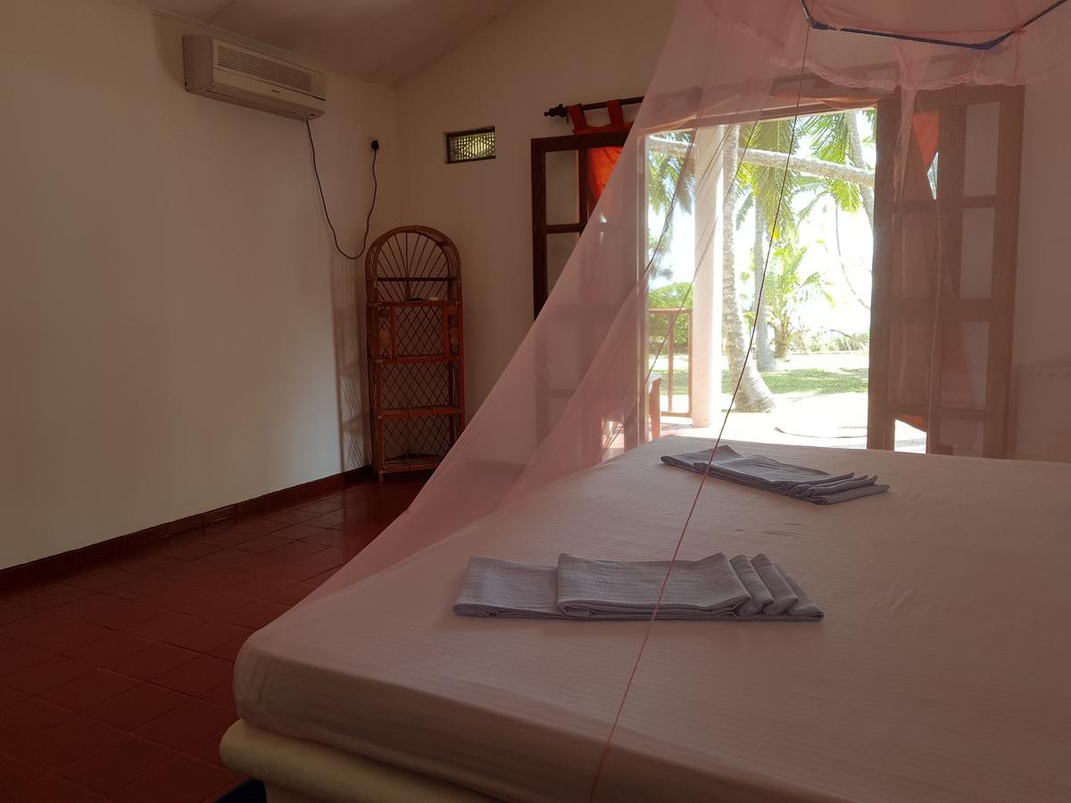 Darwins Beach Resort Tangalle Luaran gambar